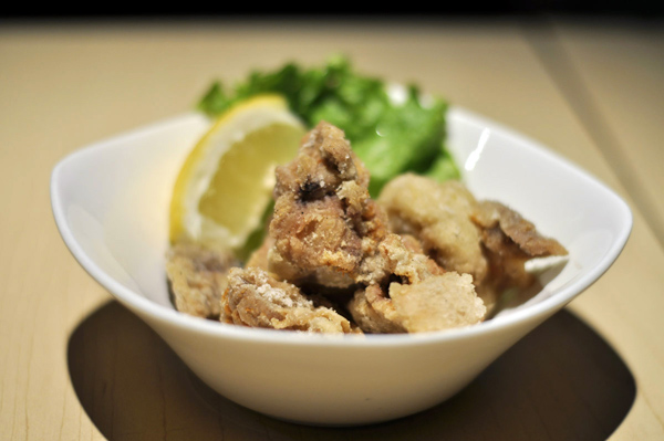 Karaage is fried chicken and is another very popular food in Japan. There are some street shop in Japan and Toronto that sell it. The chicken is juicy and sweet. Lemon is a great combination with it.